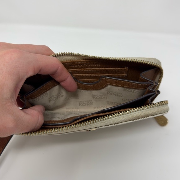 Michael Kors Signature MK Logo Fulton LG MLT Phone Wallet - Picture 4 of 6